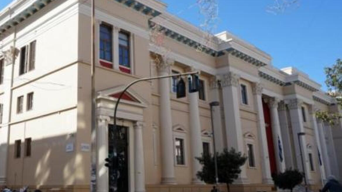 Πάτρα: Αρνείται πως πυροβόλησε τα σκυλιά ο ιερέας