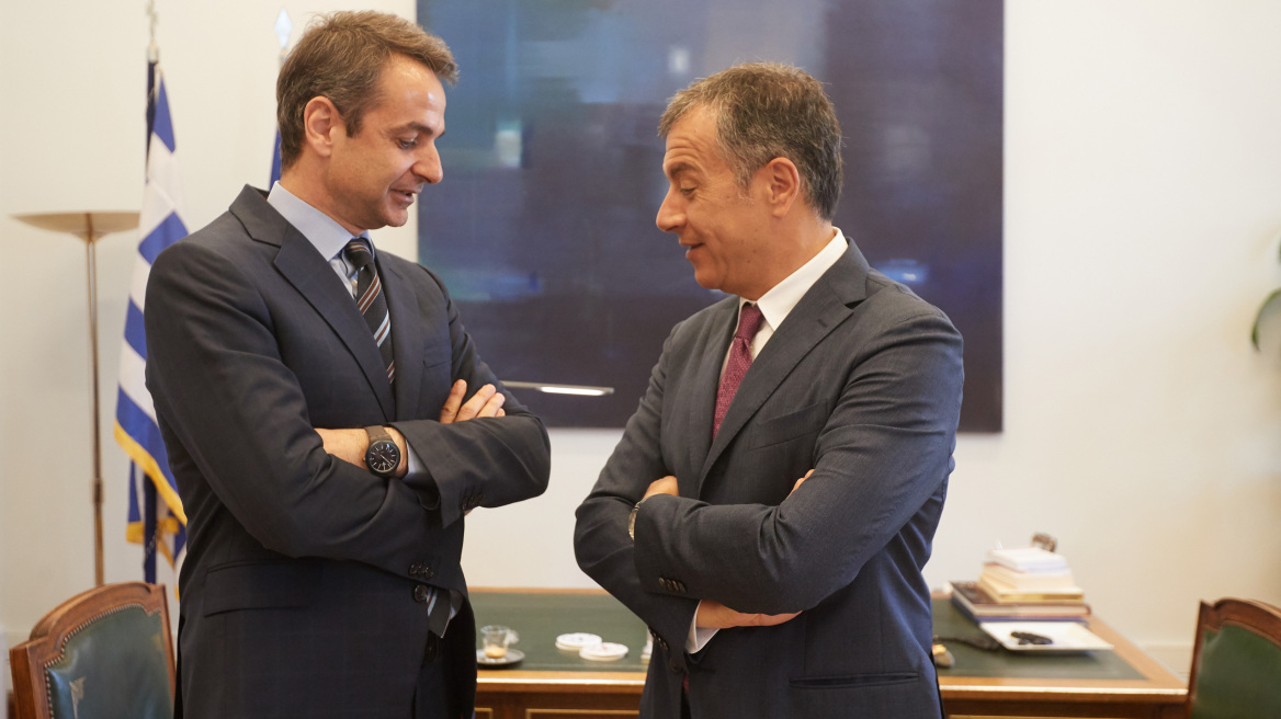 Δεν συμφωνούν για εκλογές τώρα Μητσοτάκης-Θεοδωράκης