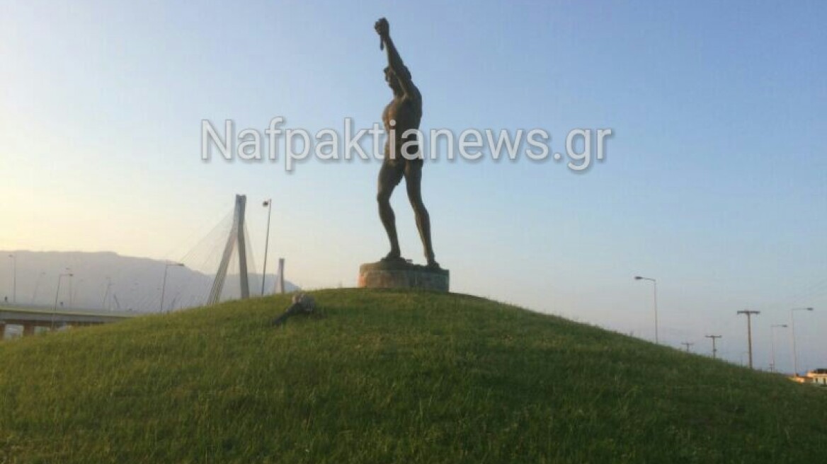 Αντίρριο: Ο σεισμός «έκοψε» τον πυρσό του δρομέα 