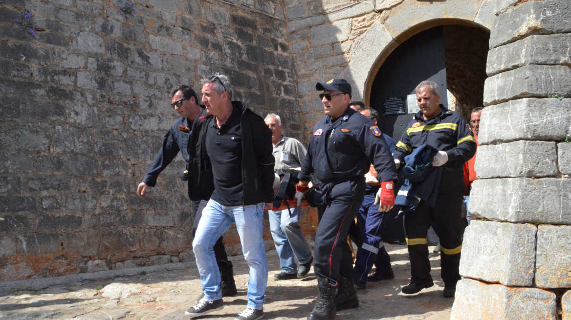 Παραλίγο τραγωδία στο Ναύπλιο: Μαθήτρια έπεσε από τα σκαλιά στο Παλαμήδι