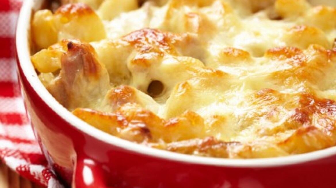 Τορτελίνια με ζαμπόν Μπεσαμέλ και τυριά