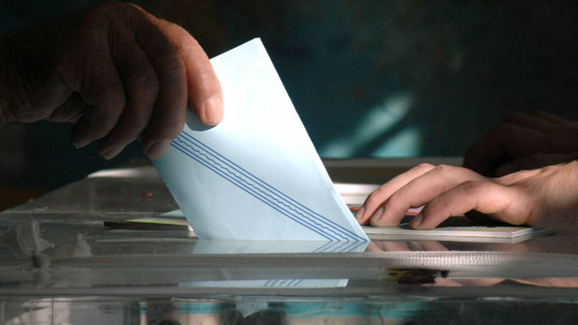 Ανοίγει η «ψαλίδα» υπέρ της ΝΔ - Μάχη για την τρίτη θέση 