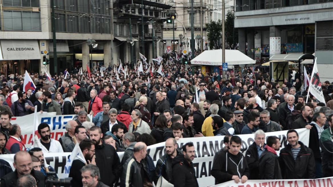 Μαζικό συλλαλητήριο του ΠΑΜΕ κόντρα στη συμφωνία με τους δανειστές