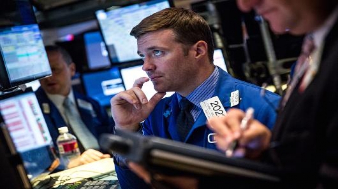Οριακά χαμηλότερα έκλεισε η Wall Street