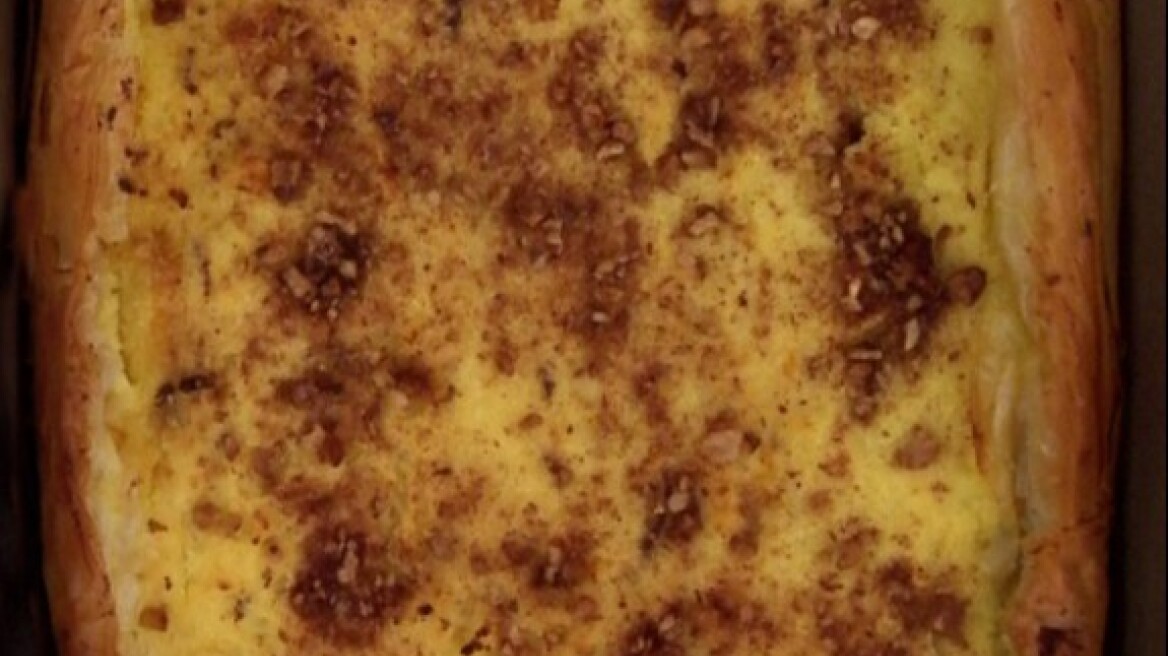 Γαλατόπιτα με καρυδένια βάση