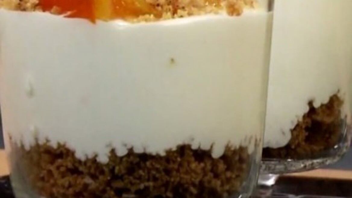 Cheesecake πορτοκάλι στο ποτήρι