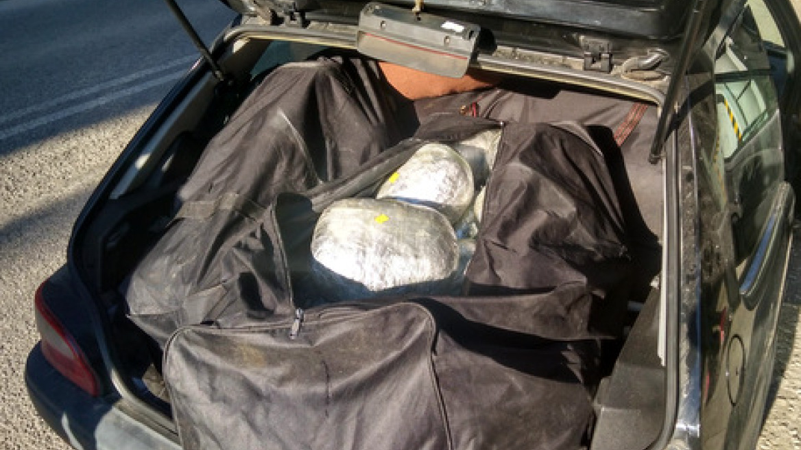 Καστοριά: «Μπλόκο» σε 106 κιλά κάνναβης - Κινηματογραφική καταδίωξη