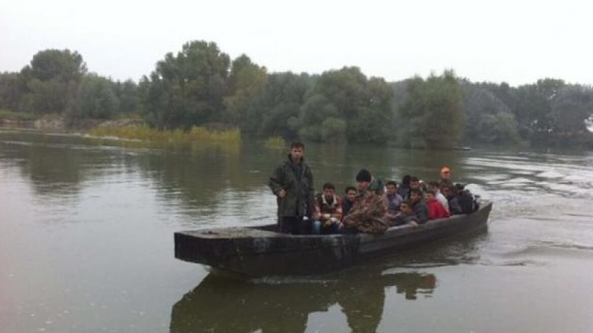 Greek border guards rescue 64 refugees and migrants