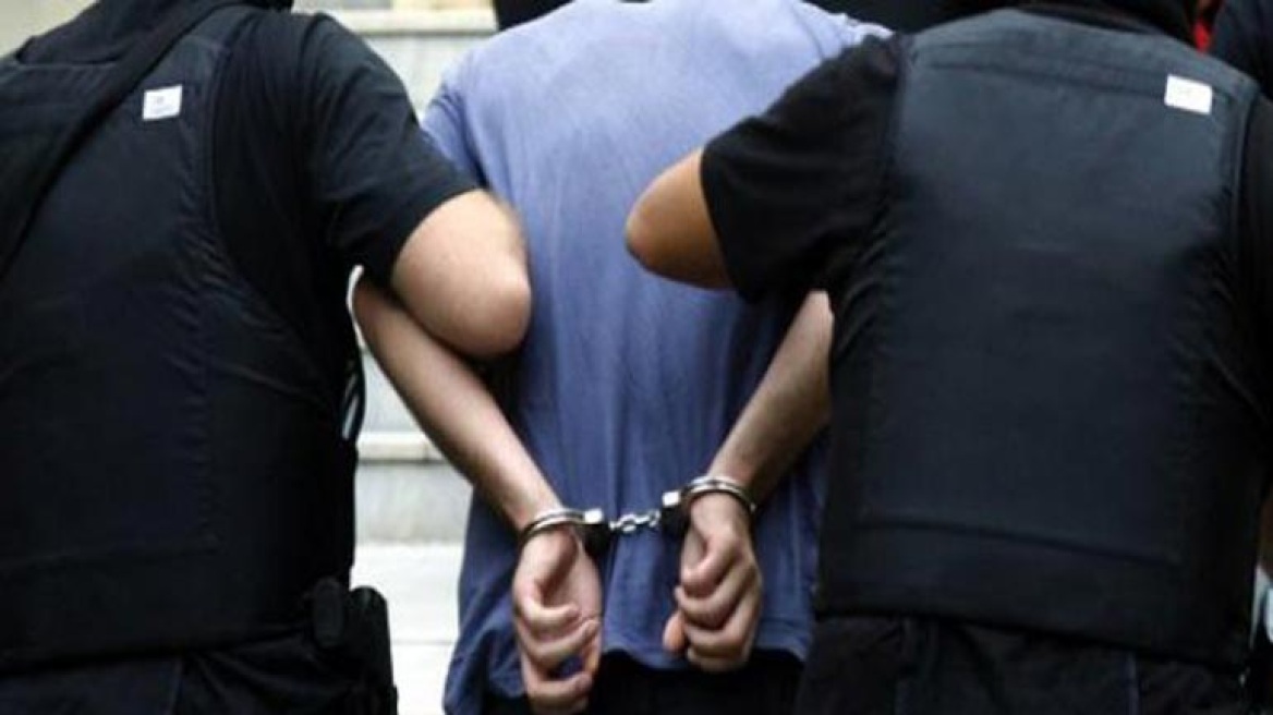 Ο σκύλος βρήκε τρία κιλά ηρωίνης στο Ι.Χ. δραπέτη