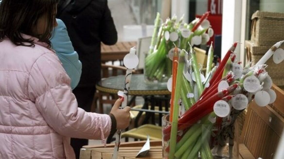 Στη μία ανοίγουν σήμερα τα καταστήματα 