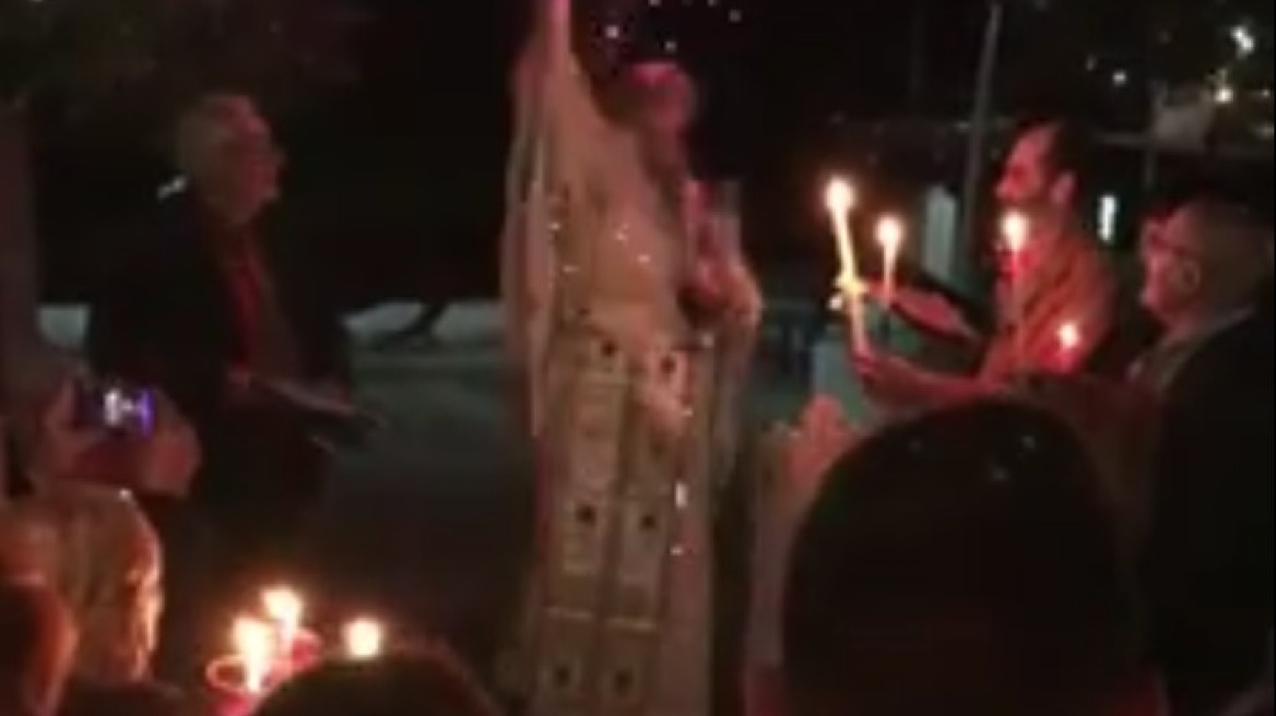 Βίντεο: Στην Άσσο της Κεφαλονιάς πέταξε κι ο παπάς βαρελότα! 