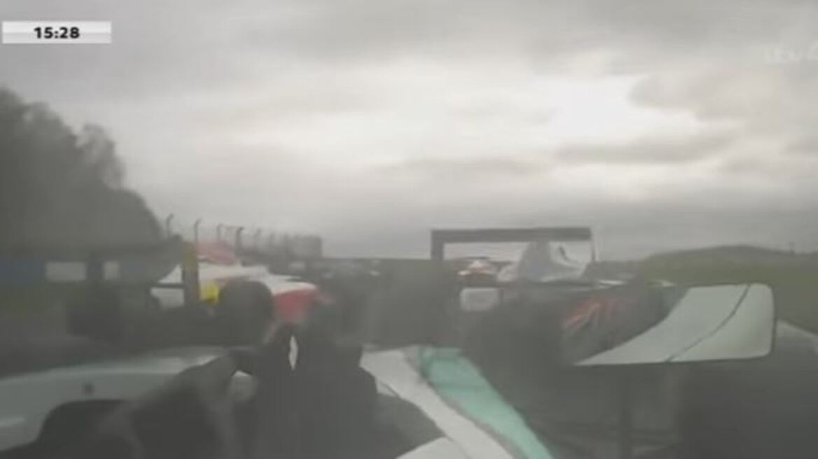 Τρομακτικό βίντεο σε πρώτο πλάνο: Οδηγός της F4 έπεσε πάνω σε άλλο αυτοκίνητο