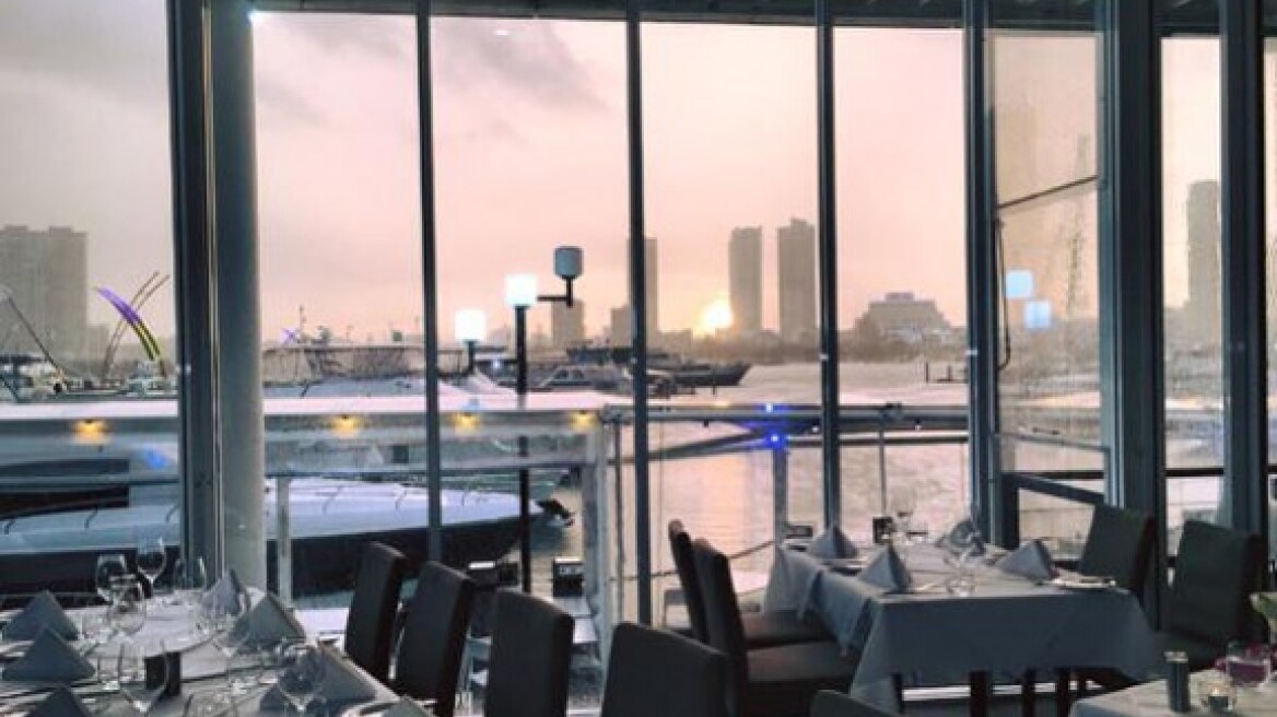 Πήδηξε στη θάλασσα για να μην πληρώσει το λογαριασμό του εστιατορίου