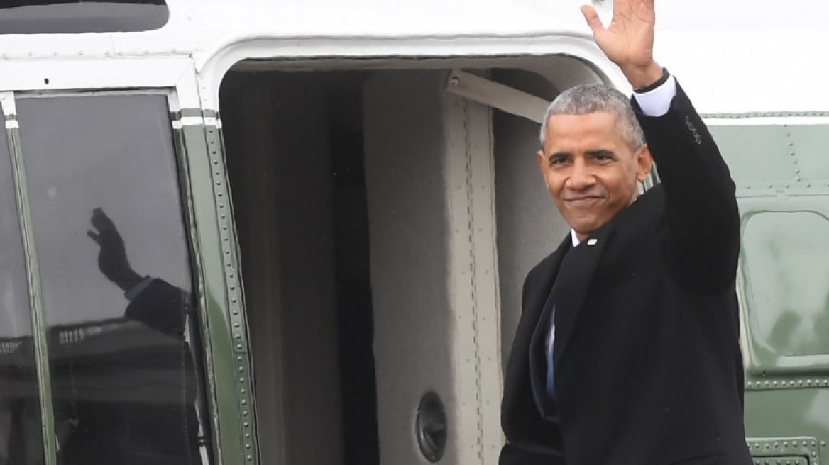 Ο Μπαράκ Ομπάμα συνομίλησε τηλεφωνικά με τον Εμανουέλ Μακρόν 