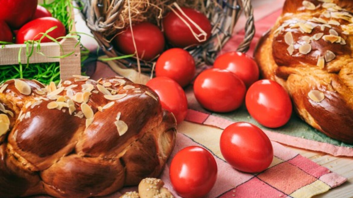 Σπασμένα κόκκινα αβγά