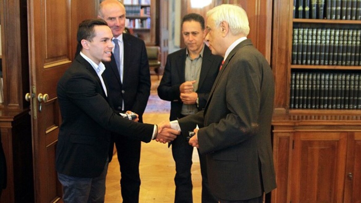 Συγχαρητήριο μήνυμα Παυλόπουλου στον Λευτέρη Πετρούνια