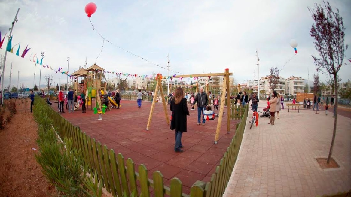 Τα έκαναν... γης μαδιάμ σε παιδική χαρά