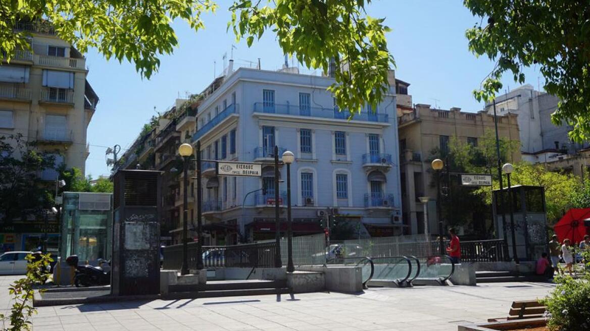 Αγρια συμπλοκή μεταξύ αλλοδαπών στην πλατεία Βικτωρίας