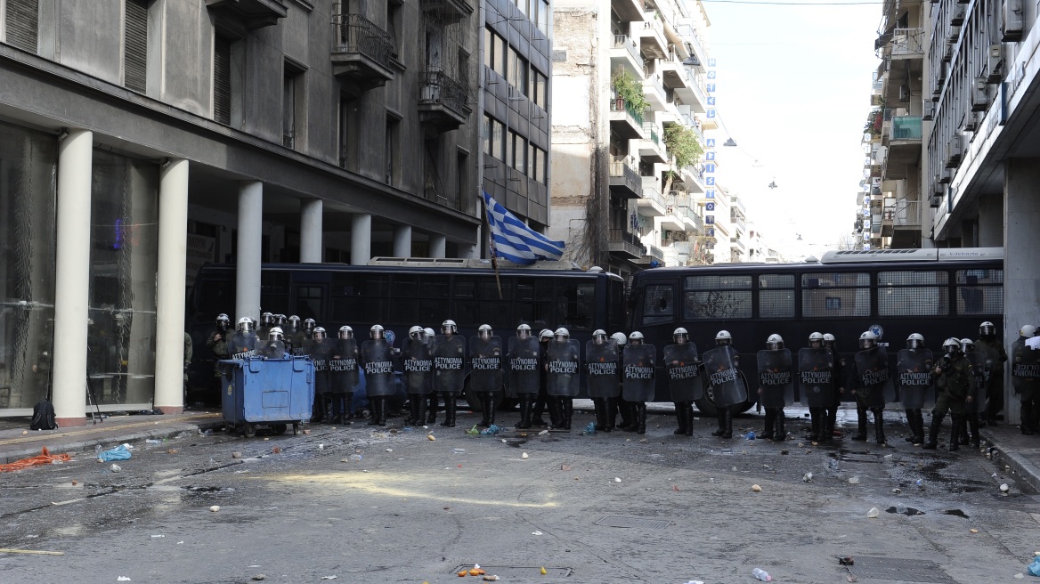 Σε κατάσταση επιφυλακής η αστυνομία το μεσημέρι στον Πειραιά