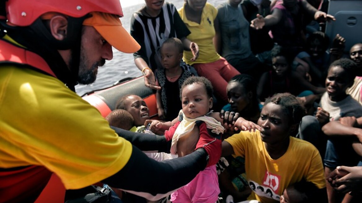 Εφιαλτικές μνήμες του 2015 ξυπνά το ναυάγιο με τους 16 νεκρούς μετανάστες