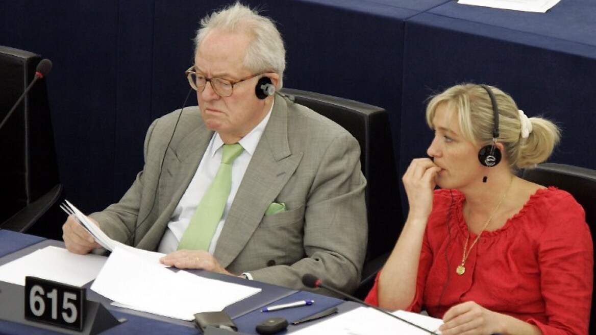 Ο Ζαν-Μαρί Λεπέν επικρίνει την Μαρίν: Έπρεπε να κάνεις προεκλογικό αγώνα όπως ο Τραμπ