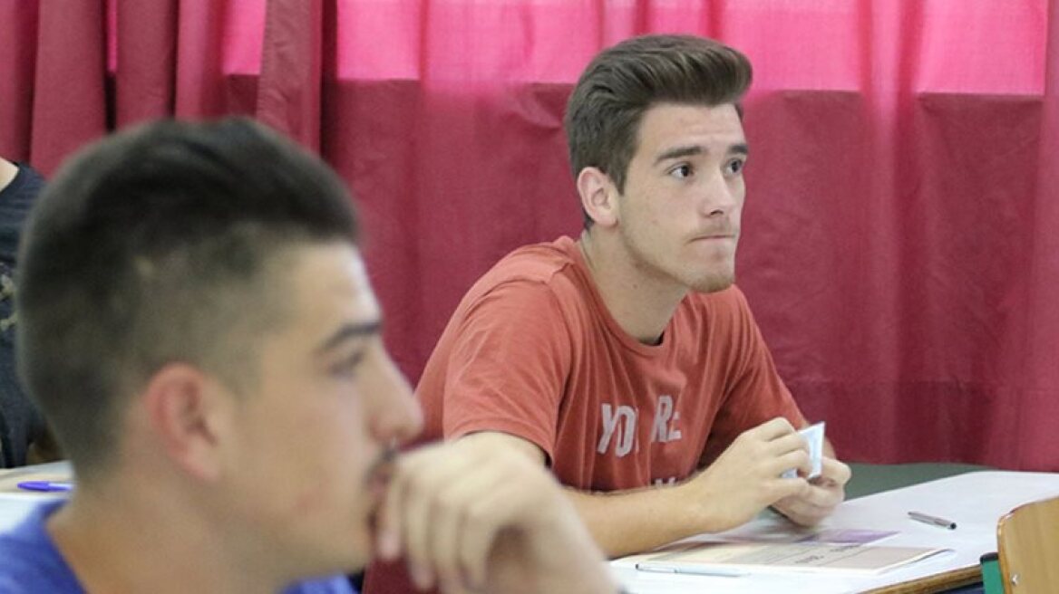 Greek high school students want to migrate, study shows