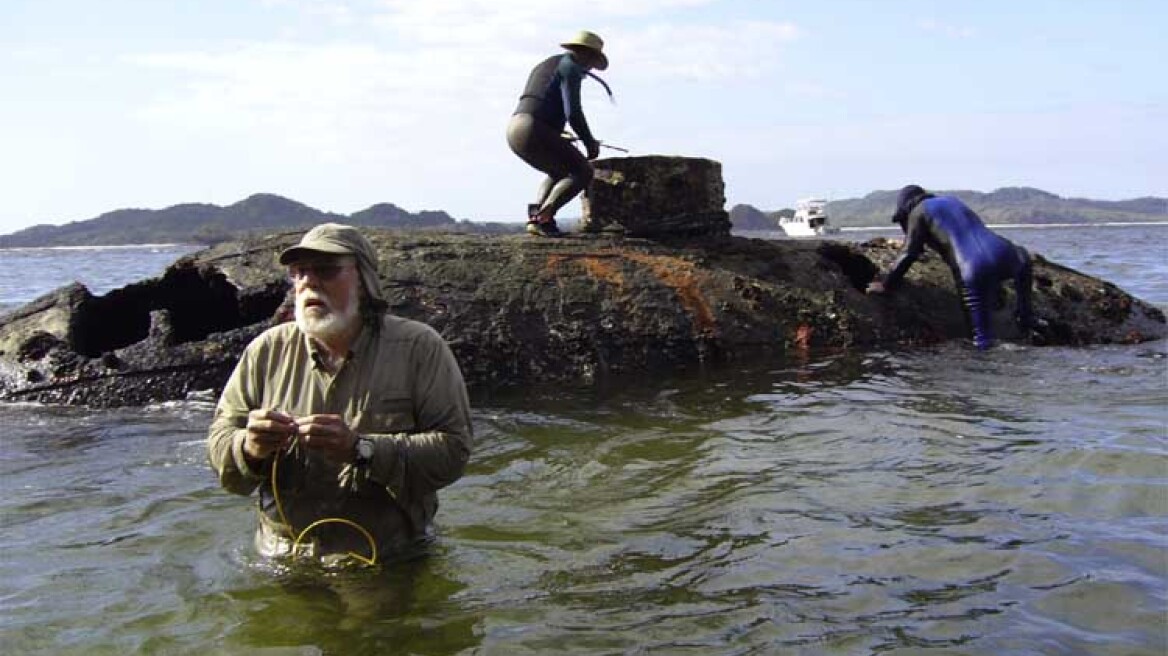 Every day for the past 146 years, a mysterious submarine wreck has ‘surfaced’ at low tide (VIDEOS)