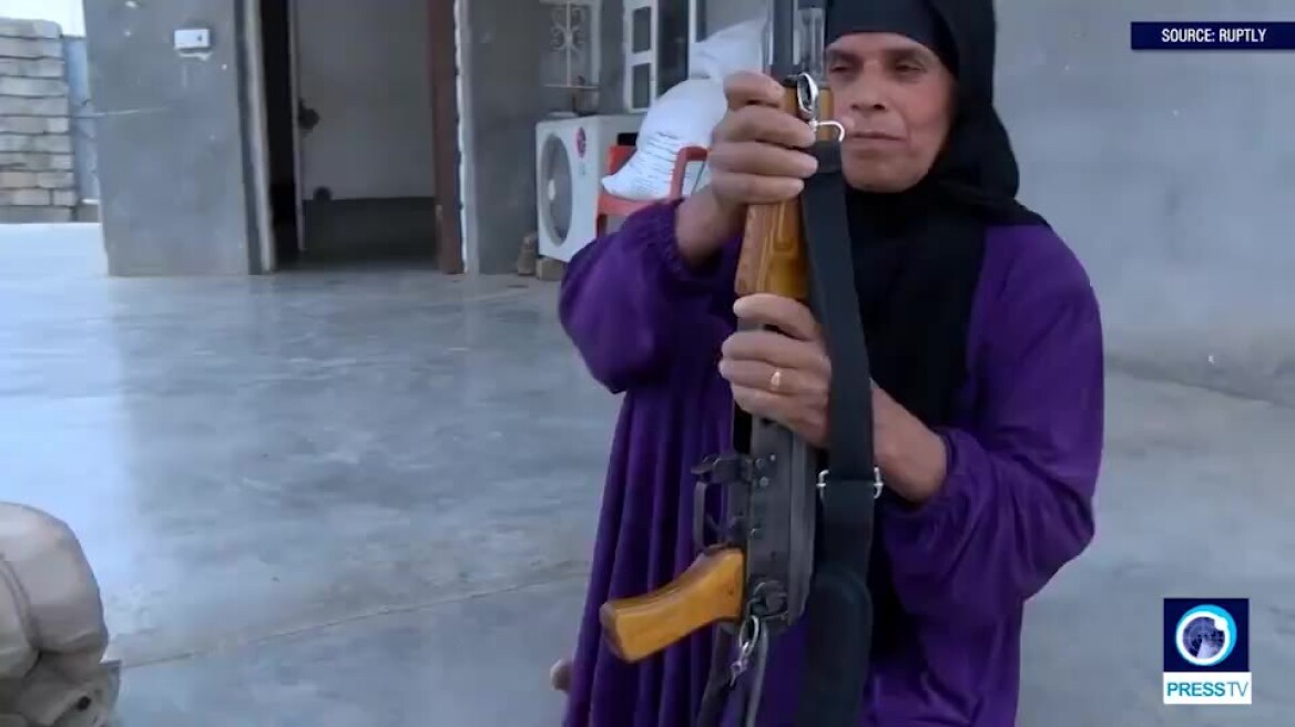 Βίντεο: Δείτε τις γιαγιάδες αντάρτισσες του Ιράκ που πήραν τα όπλα ενάντια στους τζιχαντιστές
