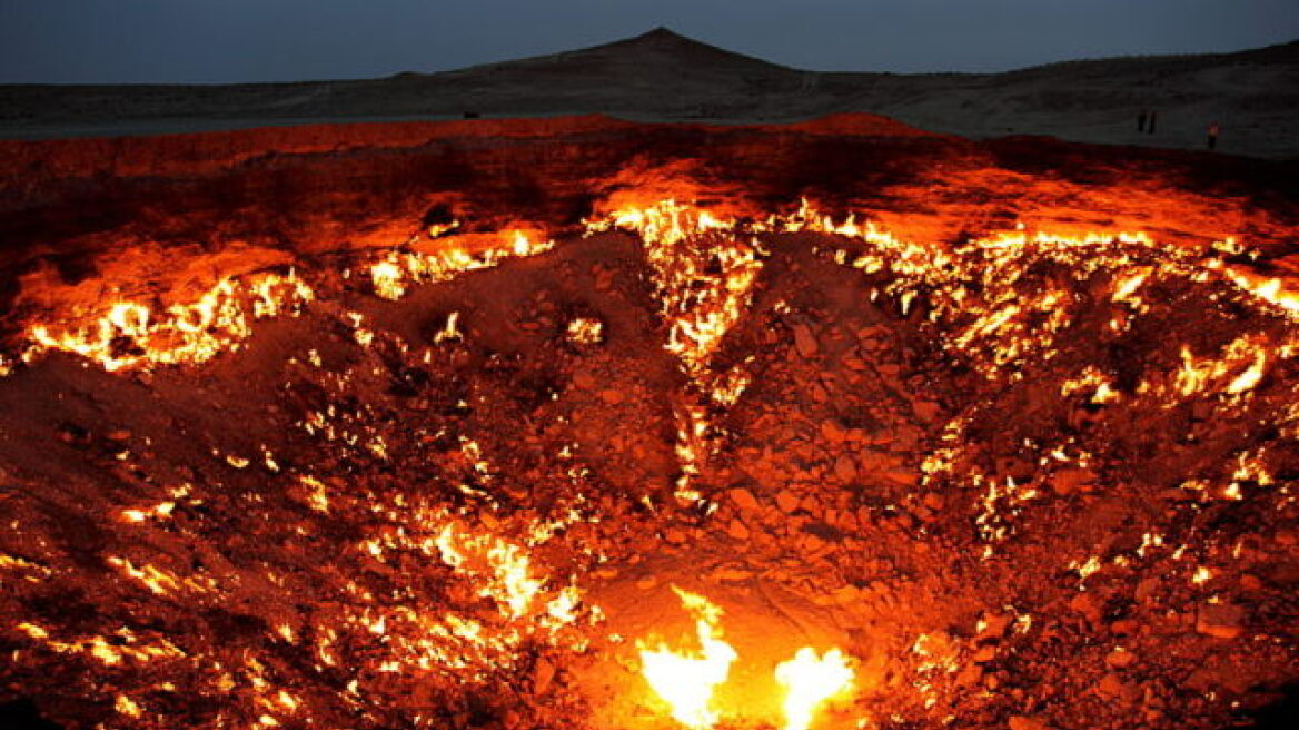 Door to Hell – the fiery crater in the middle of a desert has been burning since 1971