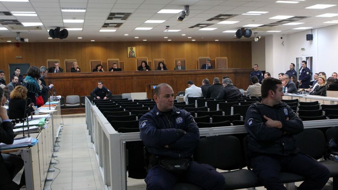 Και πάλι αναζητείται αίθουσα για τη δίκη της Χρυσής Αυγής