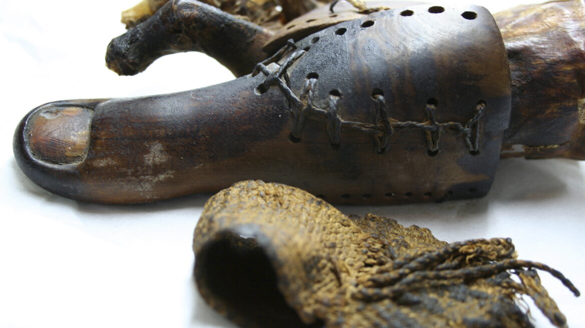 Discovered in the ancient city of Thebes: The first functional artificial toes (PHOTOS)