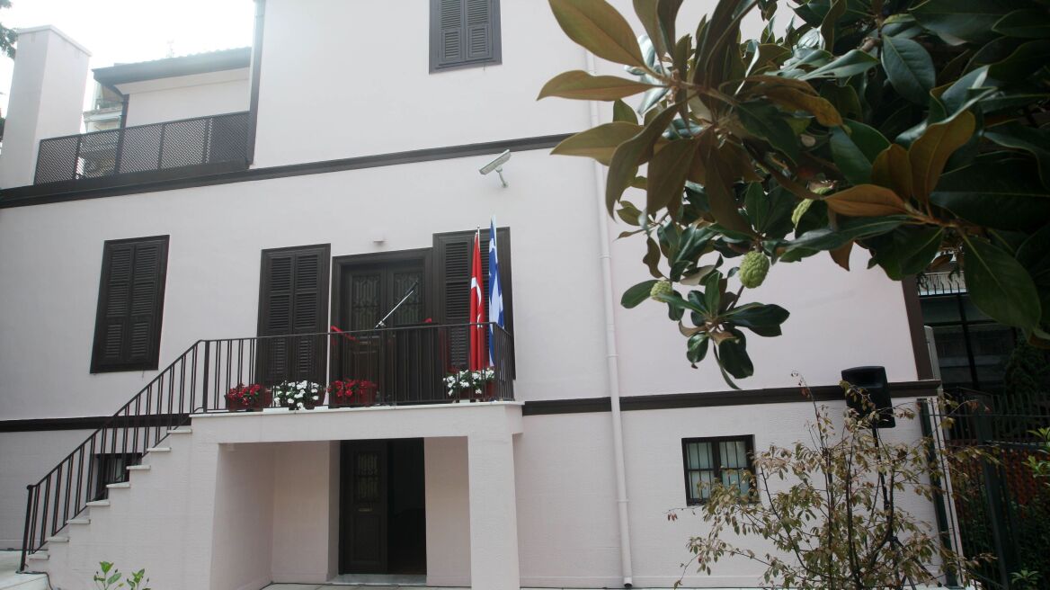 Τουρκικό δημοσίευμα: Θρίλερ στην Ελλάδα με την εξαφάνιση ζεύγους Τούρκων διπλωματών