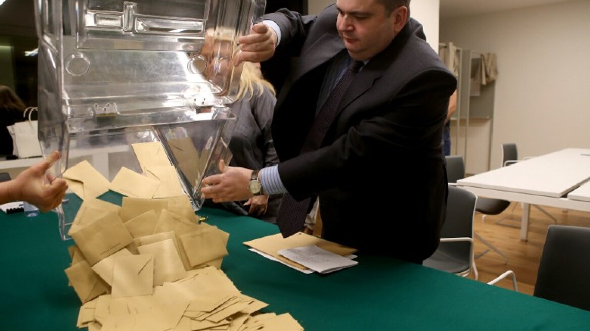 Γαλλικές εκλογές: Πάνω από 4,2 εκατομμύρια άκυρα και λευκά