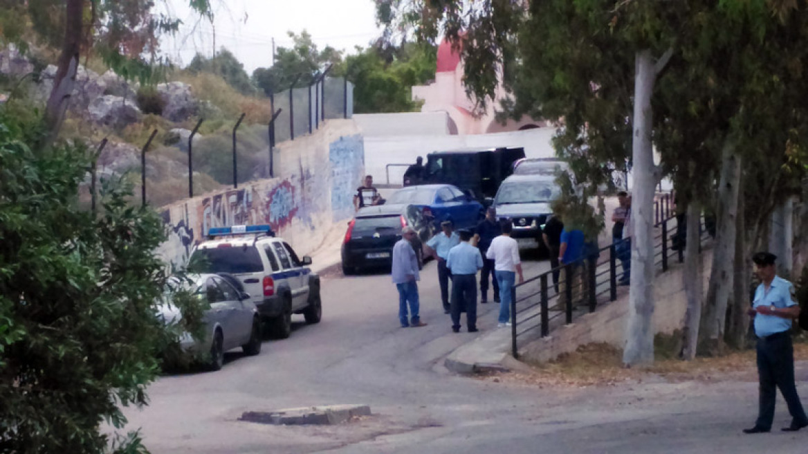 Χανιά: Παραδόθηκε ο οπλισμένος περιπτεράς