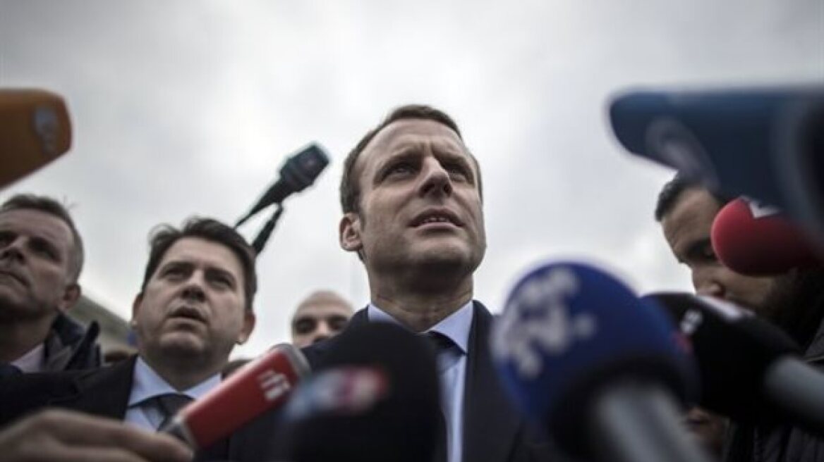 Spiegel: Μακρόν, ένας δύσκολος φίλος για Μέρκελ και Σόιμπλε 