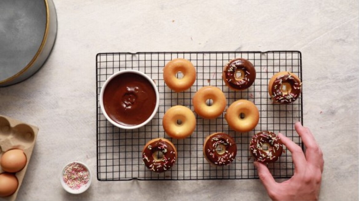 Εύκολα donuts φούρνου