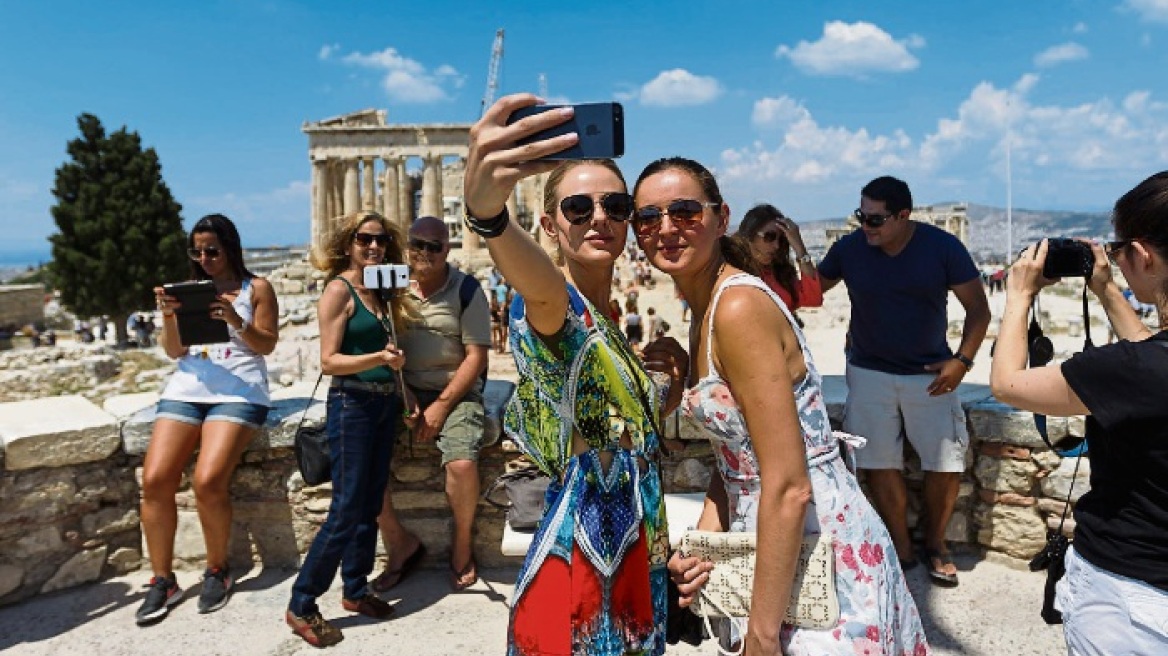 Neue Zürcher Zeitung points to prospects for another record-setting tourism season in Greece for 2017