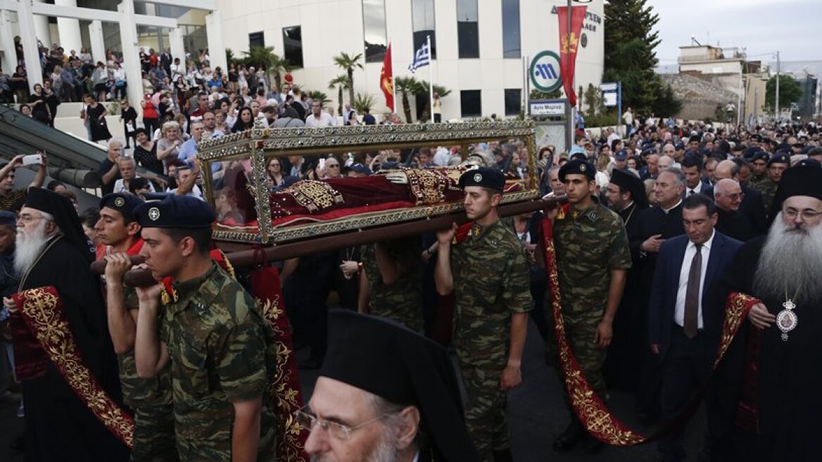 The Holy Relics of Saint Helen came to Greece for the first time since 1211 (PHOTOS)