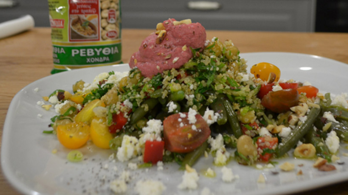 Σαλάτα κινόα με ρεβίθια και χούμους παντζαριού