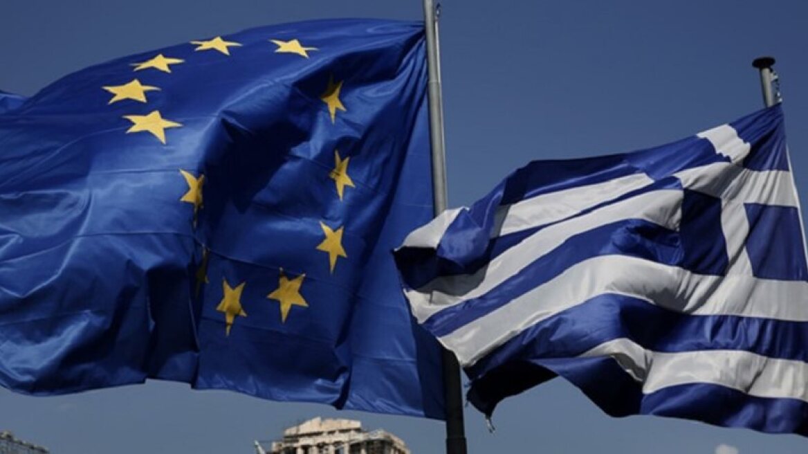 Poll: Germans divided on Greek debt reduction