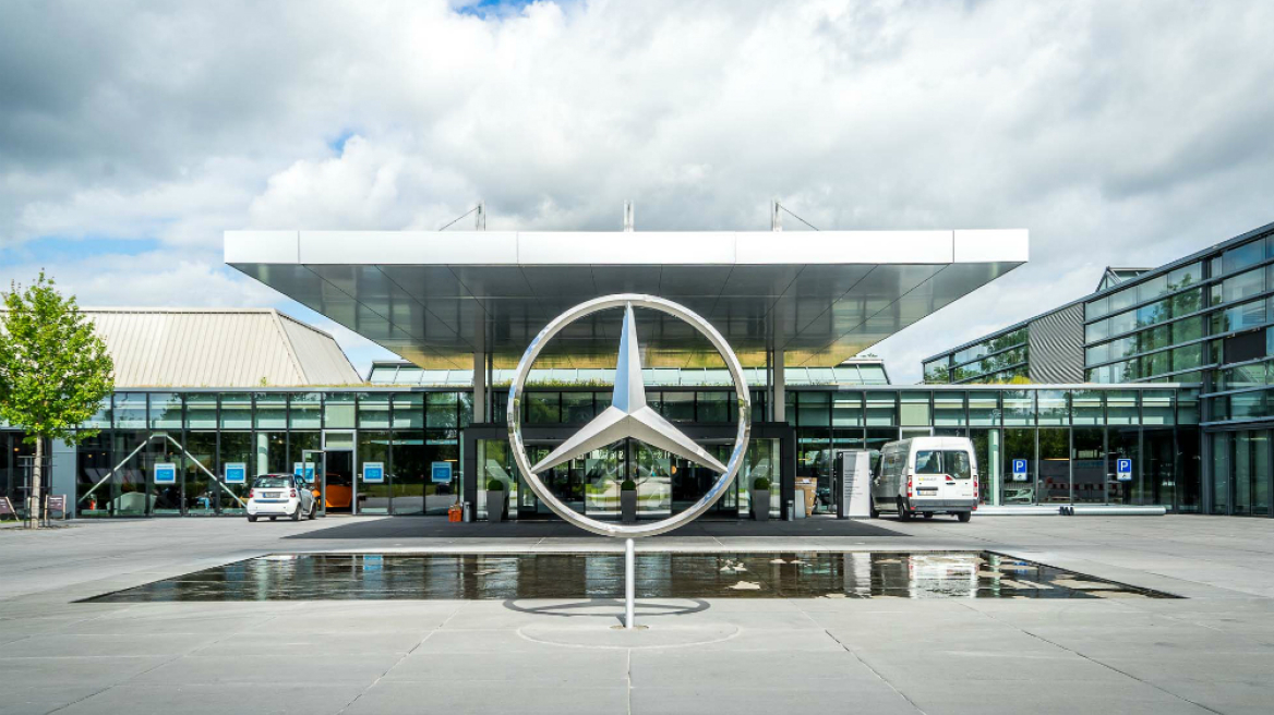 Εφοδος στα γραφεία της Mercedes...