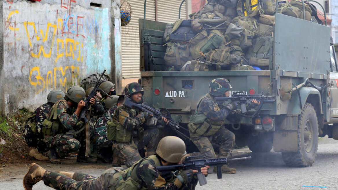 Battle in Philippines with ISIS-linked militants is test for Duterte