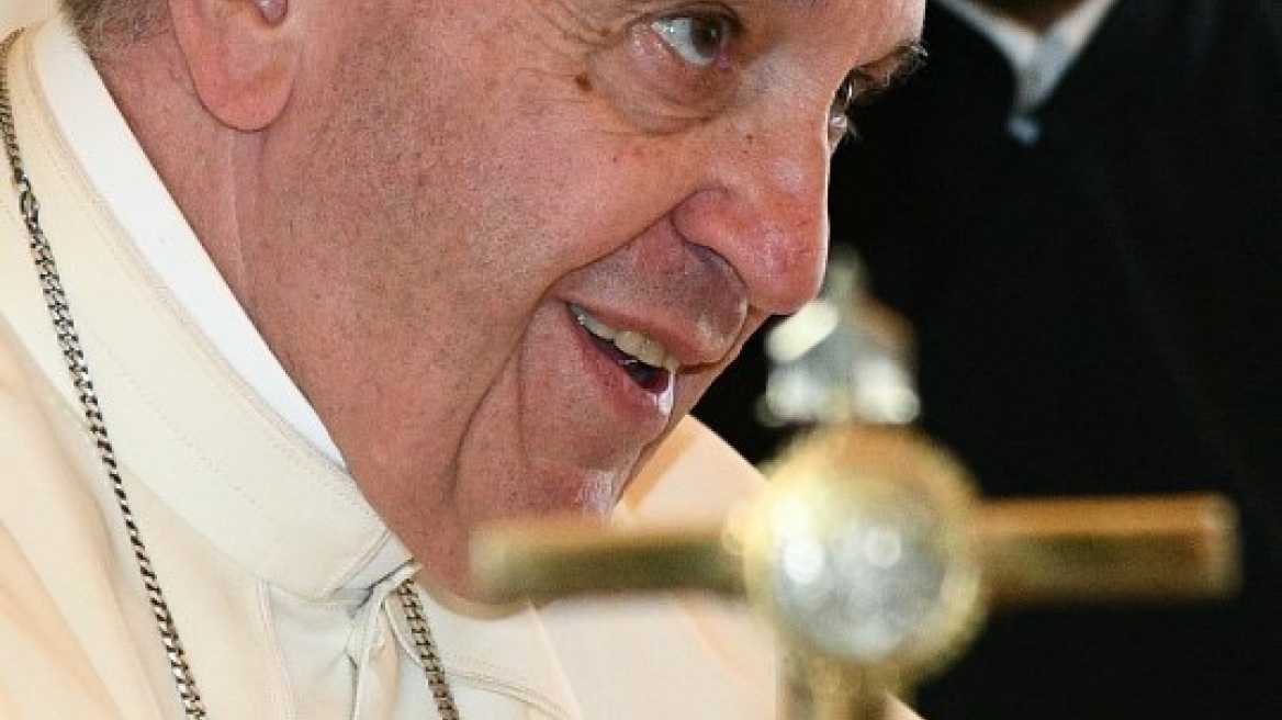 Βατικανό: Ο Πάπας καταγγέλλει την "βάρβαρη" επίθεση εναντίον χριστιανών στην Αίγυπτο