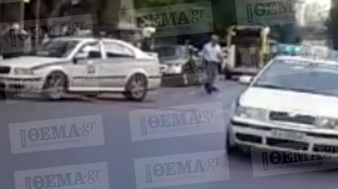 Video moments after explosion of Papademos's car (video)