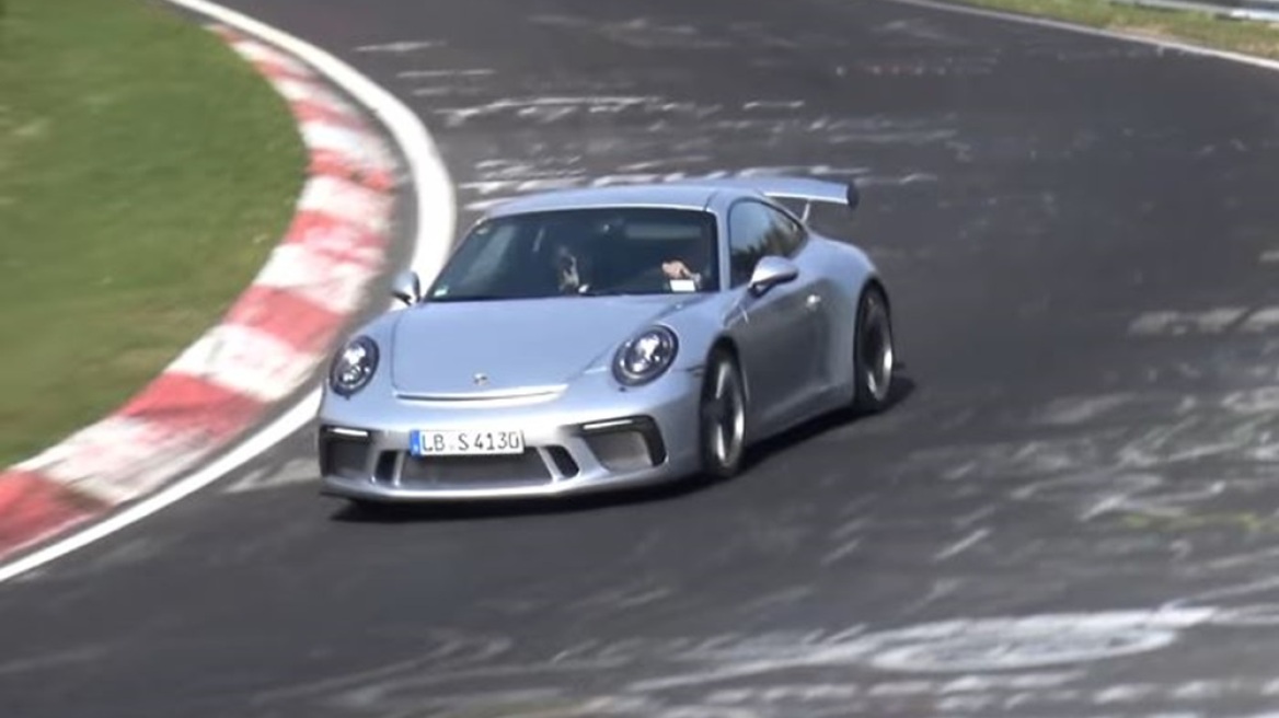 Δείτε τη νέα Porsche κάνει πιρουέτες στο Ρίνγκ 