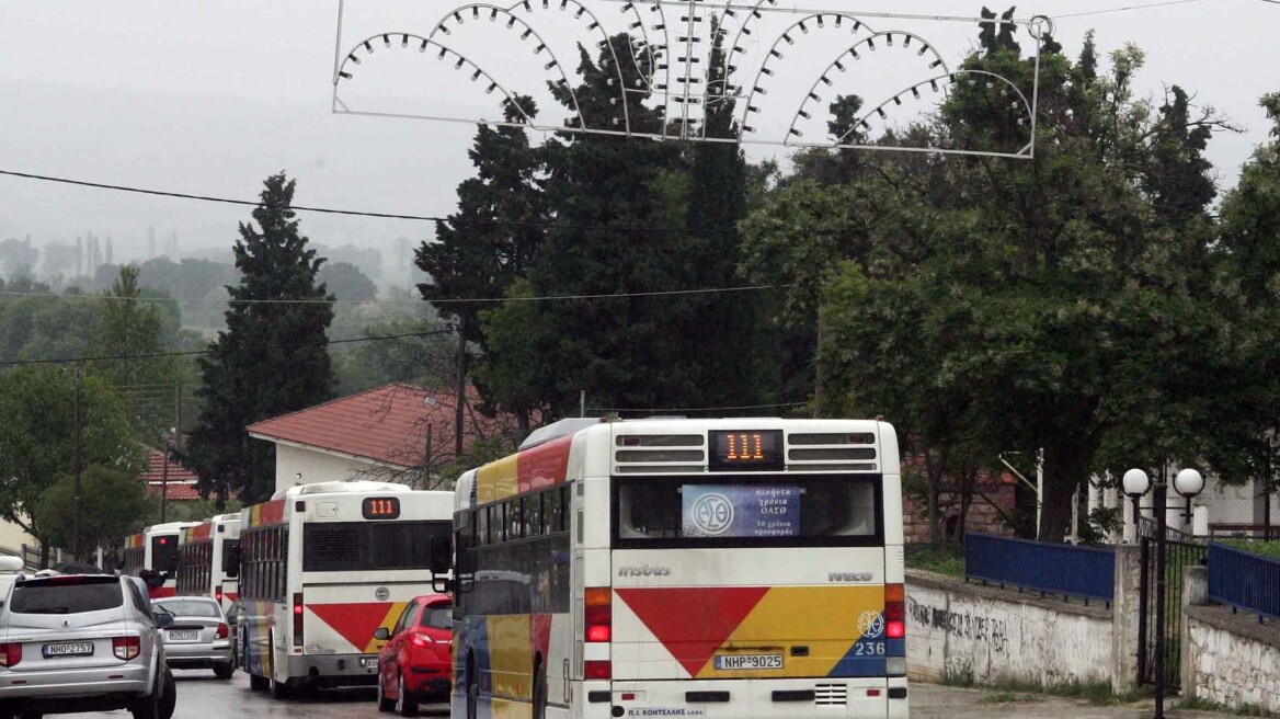 Θεσσαλονίκη: Χρειάζεσαι ομπρέλα και μέσα στο λεωφορείο!