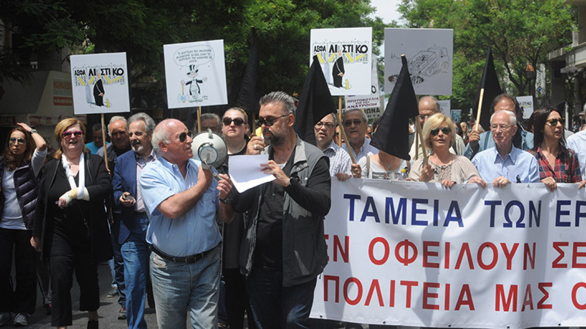 Φιλιππάκης σε αμόκ: Στουρνάρας, Παπαδήμος ευθύνονται για 7.000 αυτοκτονίες