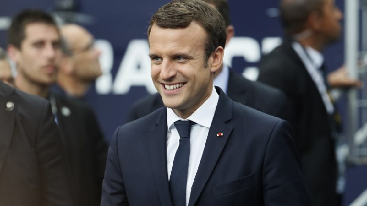 Μακρόν: Θα είμαι απαιτητικός στις συνομιλίες με τον Πούτιν