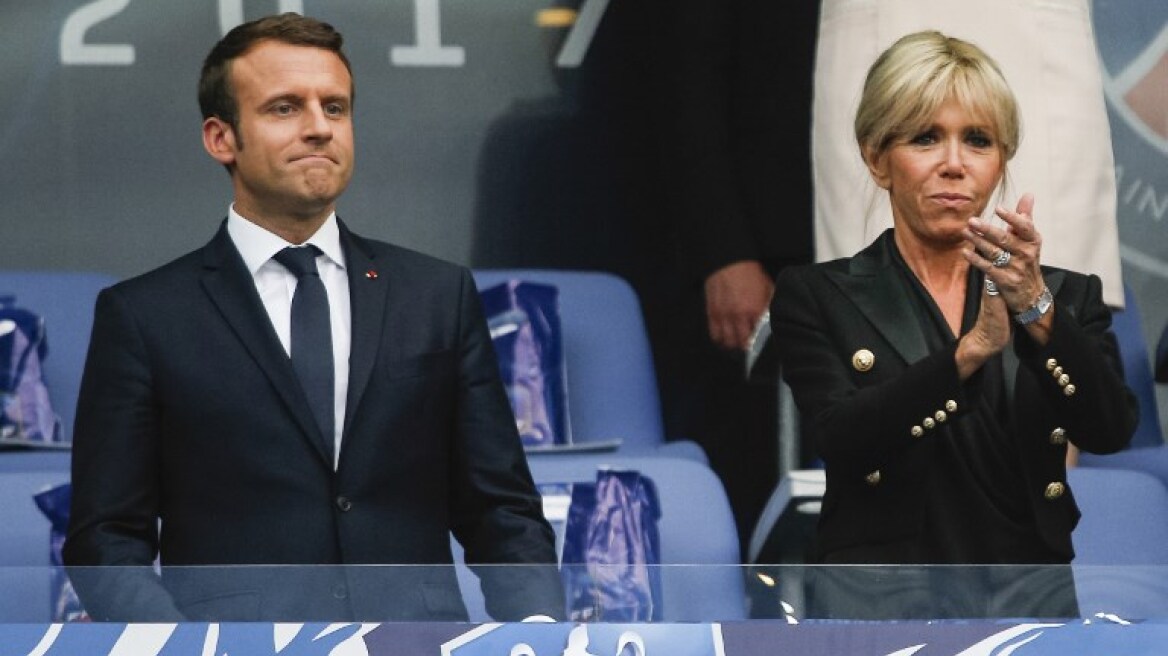 Ο Εμμανουέλ Μακρόν και η Μπριζίτ πήγαν γήπεδο!