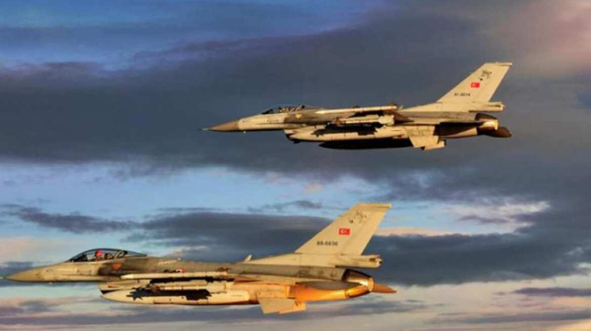 Νέες τουρκικές προκλήσεις: 40 παραβιάσεις και αερομαχία στο Αιγαίο